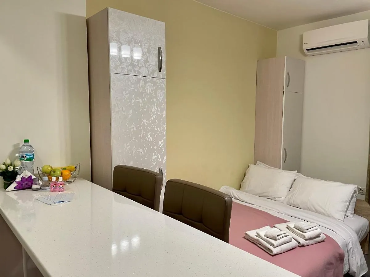 Julia'S Place Apartment Varna